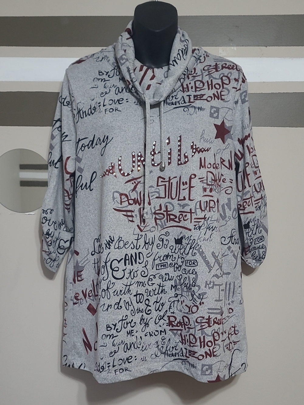 Marie Claire Y2K Grey / Burgundy Script Print Turtleneck Sweater Sz Large